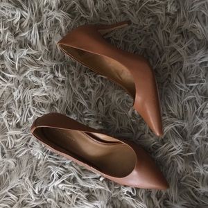 14th & Union Nude Brown pumps